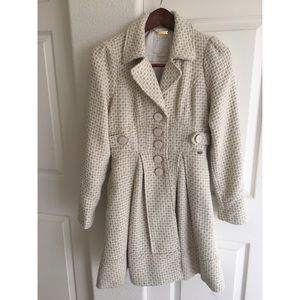 XOXO Sybil Cream Gold Basketweave Coat M